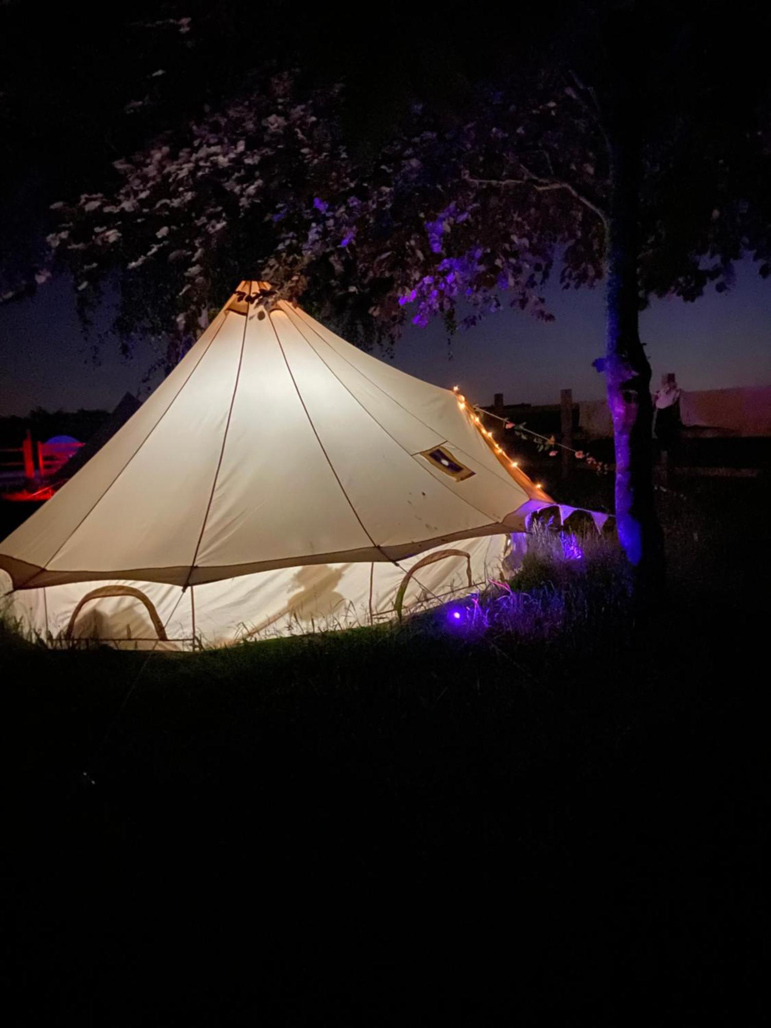 Country Bumpkins Luxury Glamping Hotel Wellingore Exterior photo